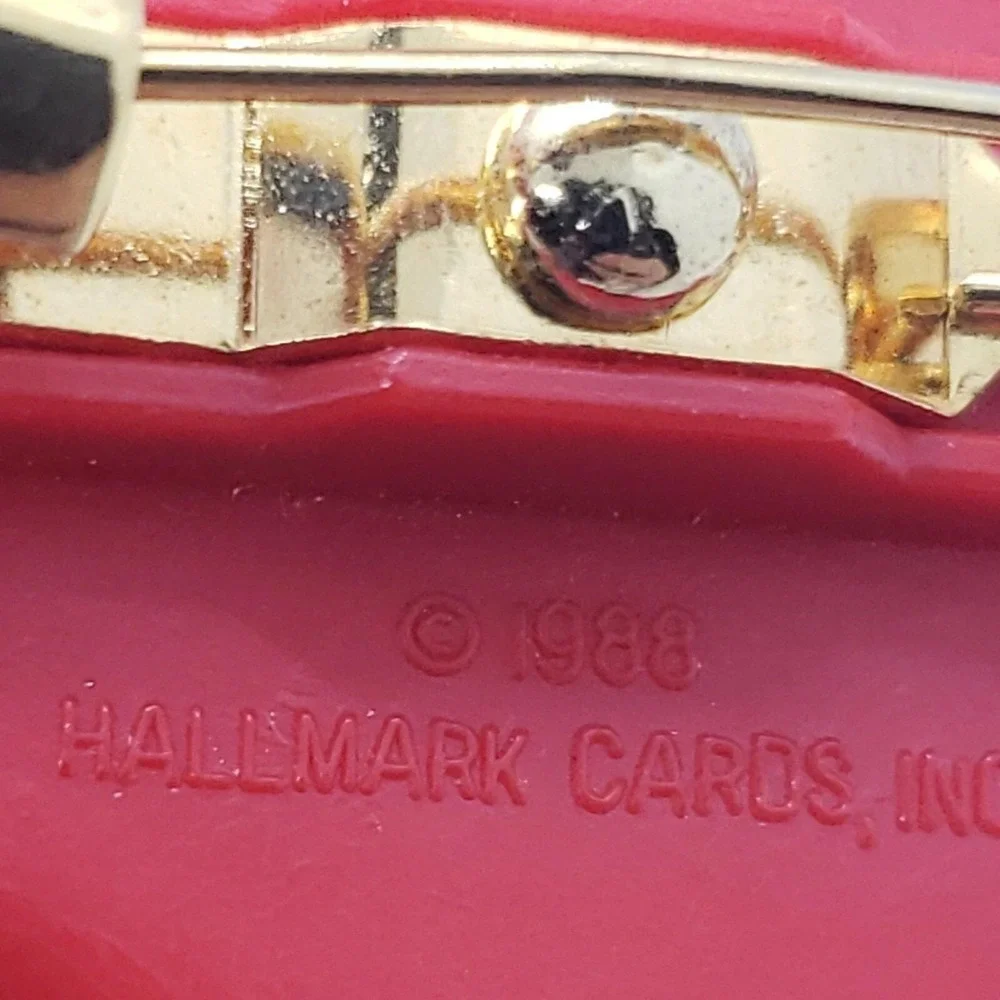 Vintage 1988 Hallmark wind-up waving Santa Christmas holiday brooch pin - works!